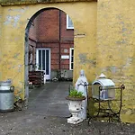Ny Kirstineberg Gods Bed and breakfast