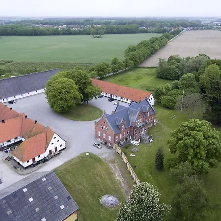 Ny Kirstineberg Gods Feriehus *